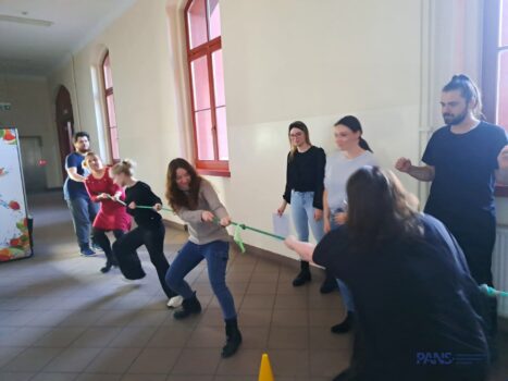 zajęcia studentów III roku Pedagogiki opiekuńczo-wychowawczej z terapią zajęciową